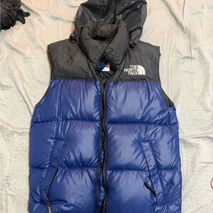 THE NORTH FACE
MEN'S 1996 RETRO NUPTSE VEST